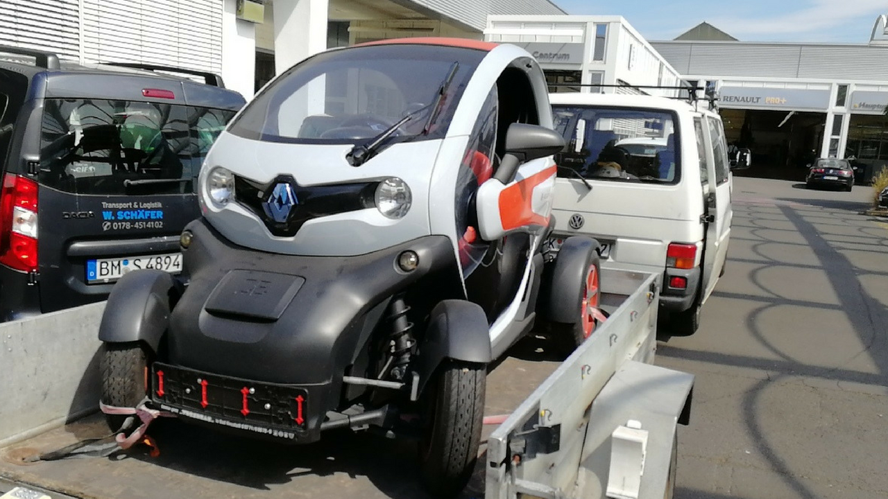 Novinky od Viktora Arestova: Renault TWIZY s upraveným motorem s vinutím Slavjanka bude odeslán do společnosti SovElMaš