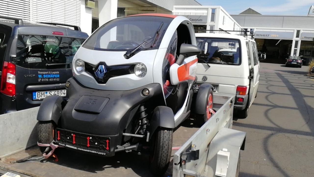 Les nouvelles de Viktor Arestov: Renault TWIZY avec le moteur modifié équipé de “Slavianka” sera envoyé à “SovElMach”