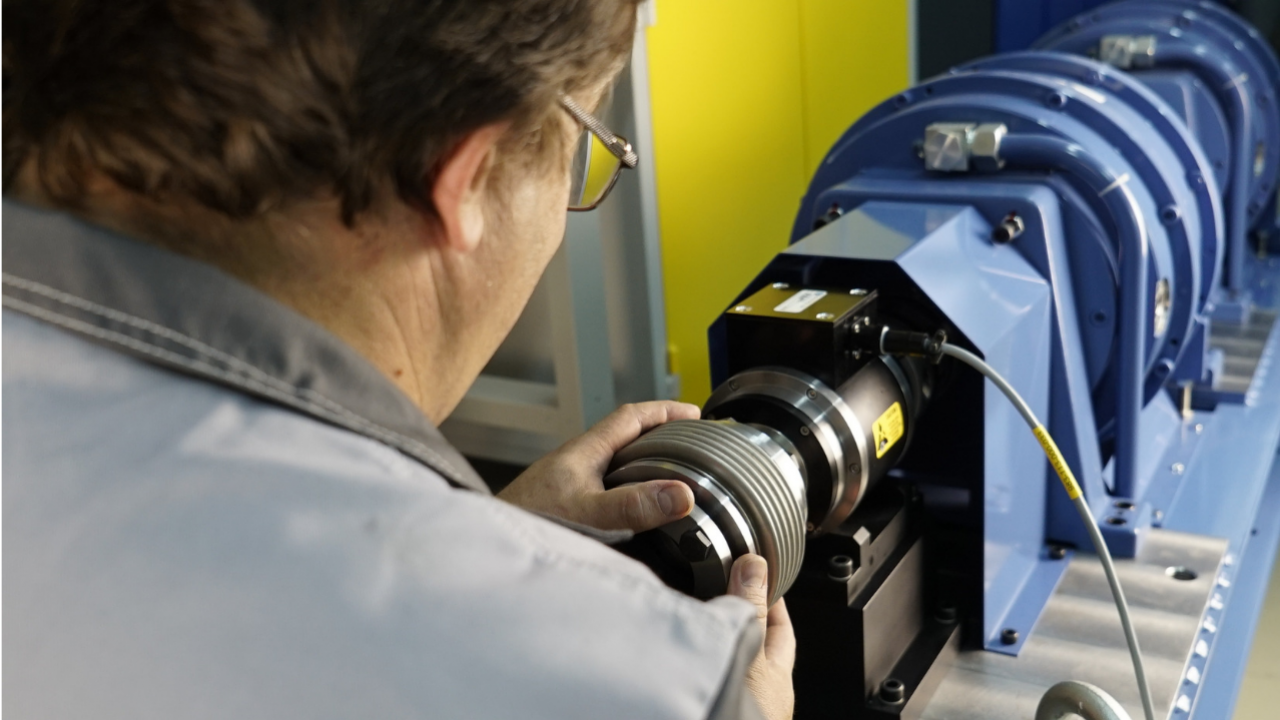 Excursion photo dans le laboratoire “SovElMach”: les machines de chargement