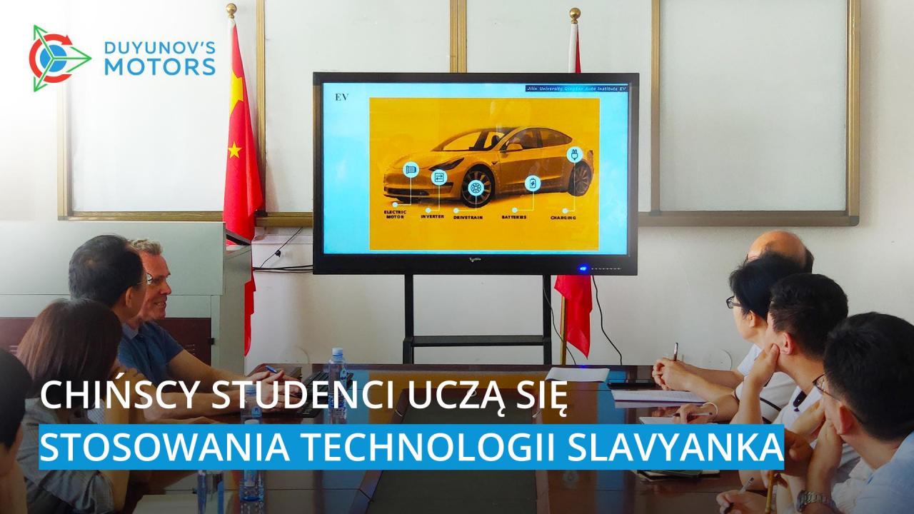 Chińscy studenci uczą się stosowania technologii Slavyanka