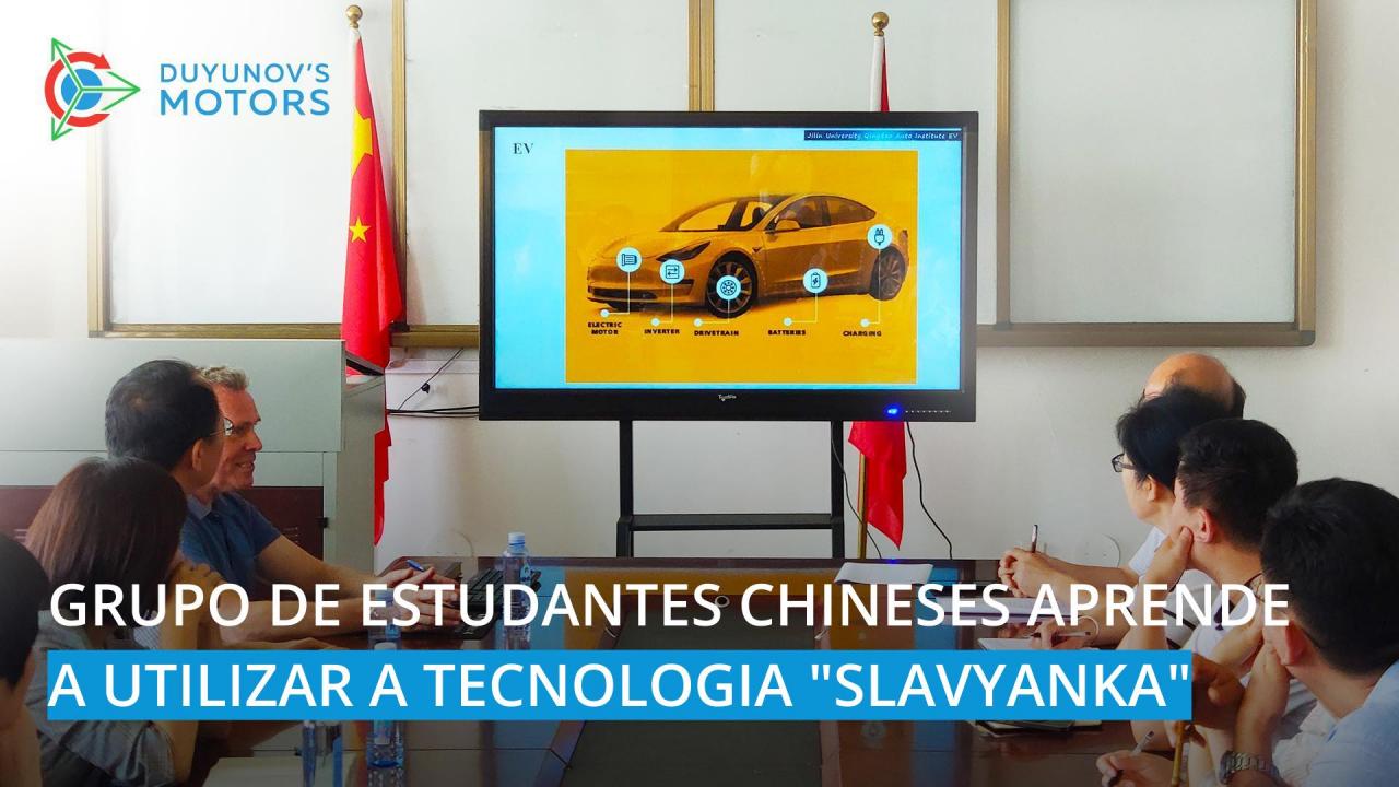 Grupo de estudantes chineses aprende a utilizar a tecnologia "Slavyanka"